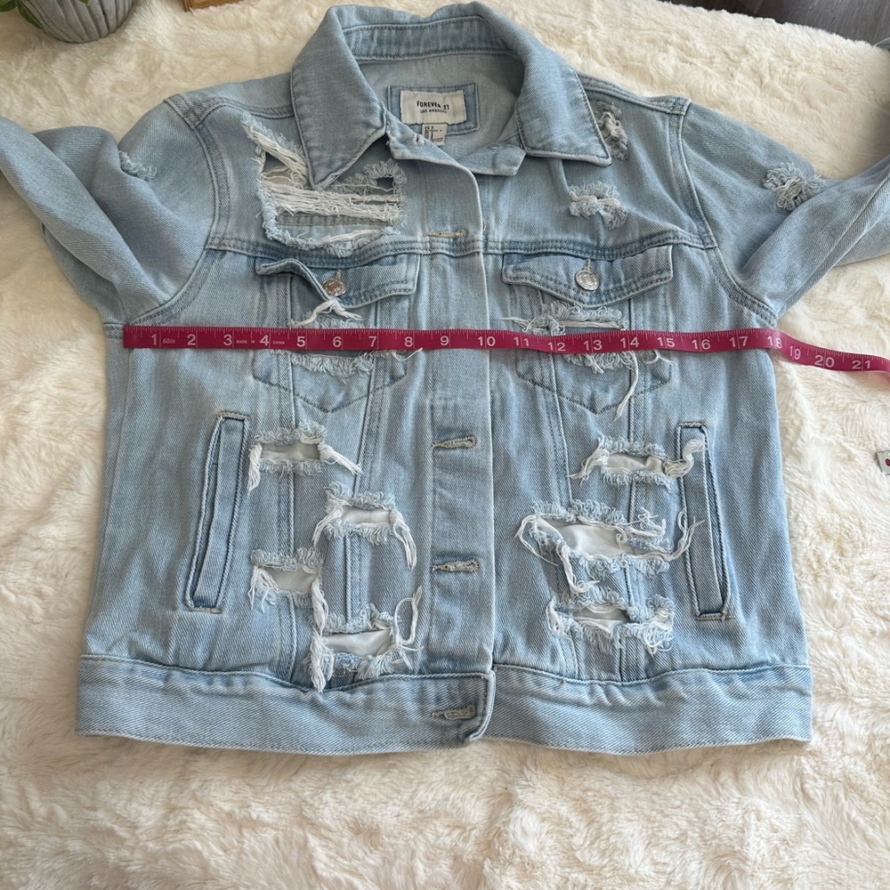 Forever 21 distressed denim jacket Size small - Picture 7 of 9